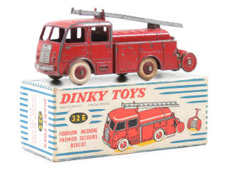 Lot 319 - DINKY TOYS (FRANCE) (1)