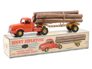Lot 317 - DINKY TOYS (FRANCE) (1)