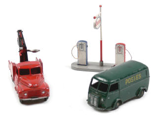 Lot 378 - DINKY TOYS (FRANCE) (3)