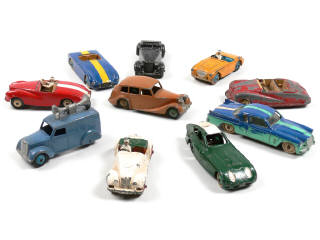 Lot 445 - DINKY TOYS (GB) (10)