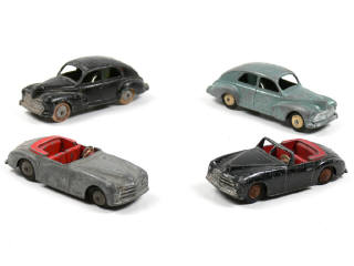 Lot 403 - DINKY TOYS (FRANCE) (4)