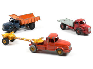 Lot 386 - DINKY TOYS (FRANCE) (3)