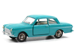 Lot 303 - DINKY TOYS (FRANCE) (1)