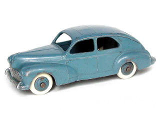 Lot 95 - DINKY TOYS FRANCE (1)