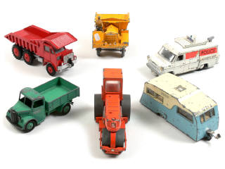 Lot 256 - DINKY TOYS (GB) (6)