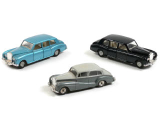 Lot 238 - DINKY TOYS (GB) (3)