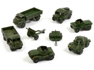 Lot 263 - DINKY TOYS (GB) (8)