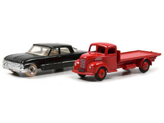 Lot 628 - DINKY TOYS (GB) (2)