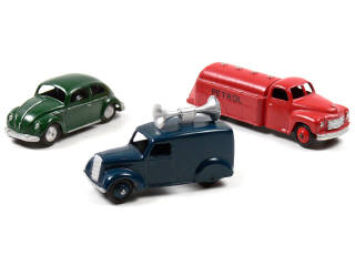Lot 664 - DINKY TOYS (GB) (3)