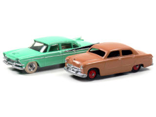 Lot 632 - DINKY TOYS (GB) (2)