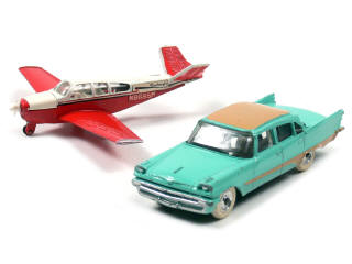 Lot 635 - DINKY TOYS (GB) (2)