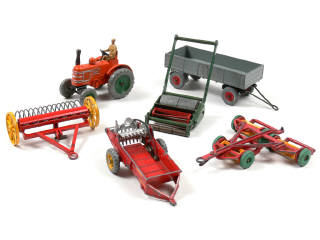 Lot 693 - DINKY TOYS (GB) (6)