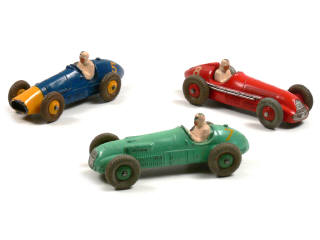Lot 658 - DINKY TOYS (GB) (3)