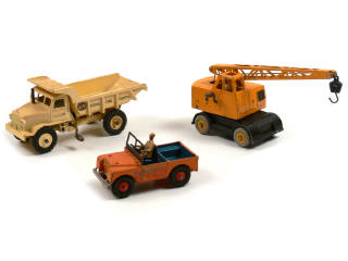 Lot 667 - DINKY TOYS (GB) (3)