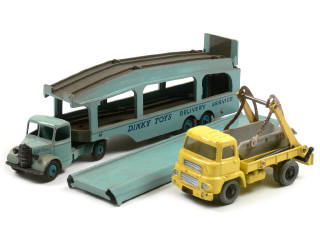 Lot 647 - DINKY TOYS (GB) (2)