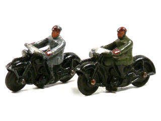 Lot 640 - DINKY TOYS (GB) (2)