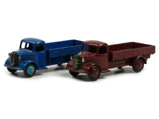 Lot 643 - DINKY TOYS (GB) (2)