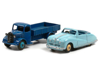 Lot 623 - DINKY TOYS (GB) (2)