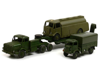 Lot 681 - DINKY TOYS (GB) (3)