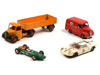 Lot 689 - DINKY TOYS (GB) (4)