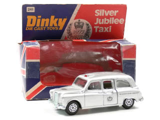 Lot 567 - DINKY TOYS (GB) (1)