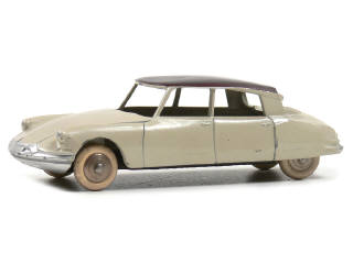 Lot 243 - DINKY TOYS (FRANCE) (1)