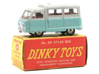 Lot 227 - DINKY TOYS (GB) (1)