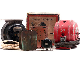 Lot 250 - DIVERS (5)