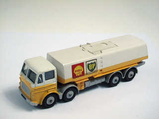 Lot 342 - DINKY TOYS GB (1)