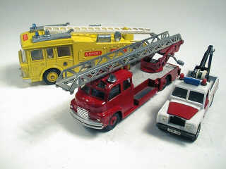 Lot 86 - DINKY TOYS (GB) (3)