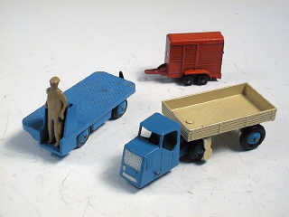 Lot 63 - DINKY TOYS GB (3)