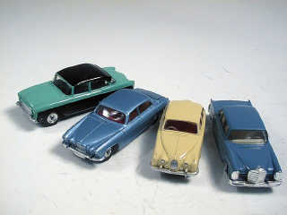 Lot 70 - DINKY TOYS (GB) (4)