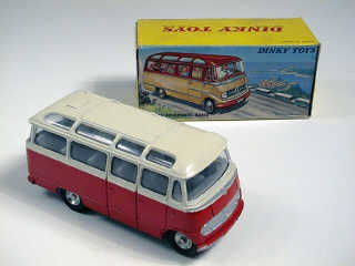 Lot 168 - DINKY TOYS FRANCE (1)