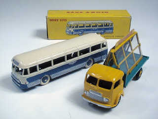 Lot 211 - DINKY TOYS FRANCE (2)