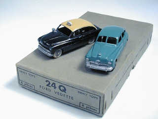 Lot 190 - DINKY TOYS (FRANCE) (3)