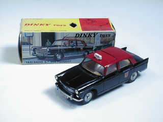 Lot 129 - DINKY TOYS FRANCE (1)