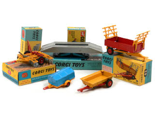 Lot 396 - CORGI TOYS (GB) (5)