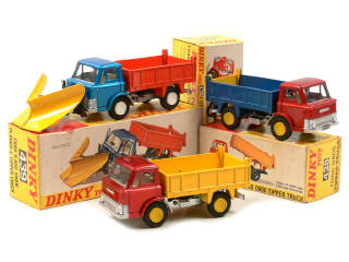 Lot 327 - DINKY TOYS (GB) (3)