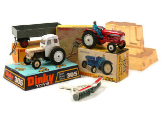Lot 344 - DINKY TOYS (GB) (4)