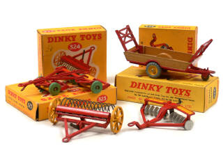 Lot 345 - DINKY TOYS (GB) (4)