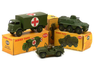 Lot 333 - DINKY TOYS (GB) (3)