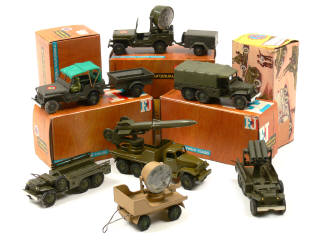 Lot 223 - FRANCE JOUETS (FRANCE) (9)