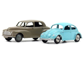Lot 295 - DINKY TOYS (GB) (2)