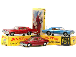 Lot 322 - DINKY TOYS (GB) (3)