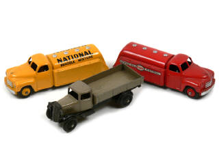 Lot 323 - DINKY TOYS (GB) (3)
