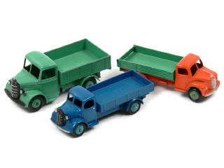 Lot 324 - DINKY TOYS (GB) (3)