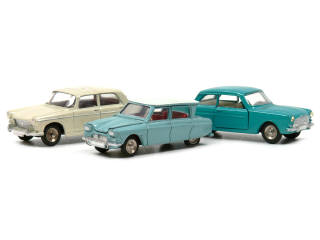 Lot 267 - DINKY TOYS (FRANCE) (3)