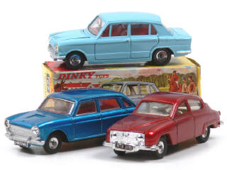 Lot 321 - DINKY TOYS (GB) (3)