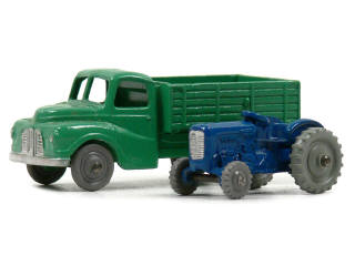 Lot 285 - DINKY TOYS (GB) (2)