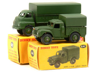 Lot 309 - DINKY TOYS (GB) (2)